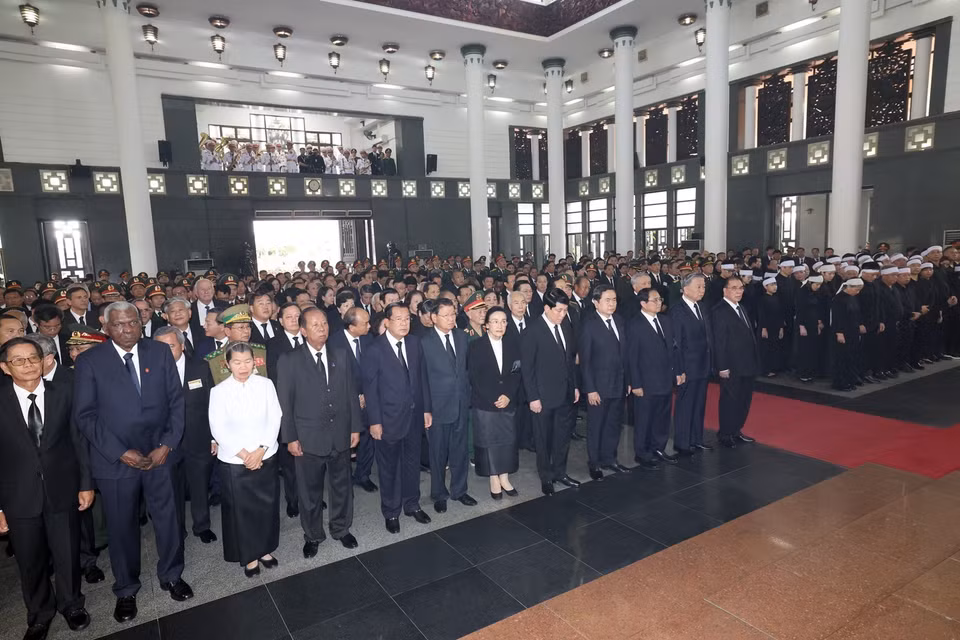 2024年7月26日13时，阮富仲总书记的追悼会时在河内市陈圣宗街五号国家殡仪馆、胡志明市统一会场及阮富仲同志家乡河内市东英县东会乡同时举行。图自 越通社