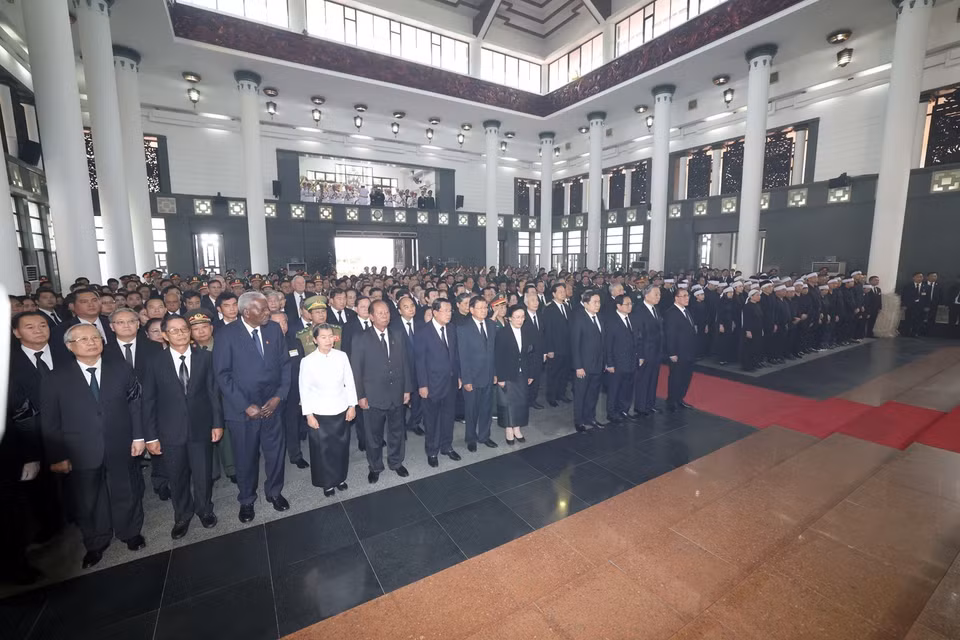 2024年7月26日13时，阮富仲总书记的追悼会时在河内市陈圣宗街五号国家殡仪馆、胡志明市统一会场及阮富仲同志家乡河内市东英县东会乡同时举行。图自 越通社