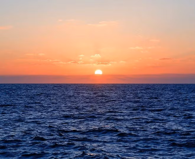 草洲岛是夕阳景色的绝佳观赏地。图自 越通社《越南画报》