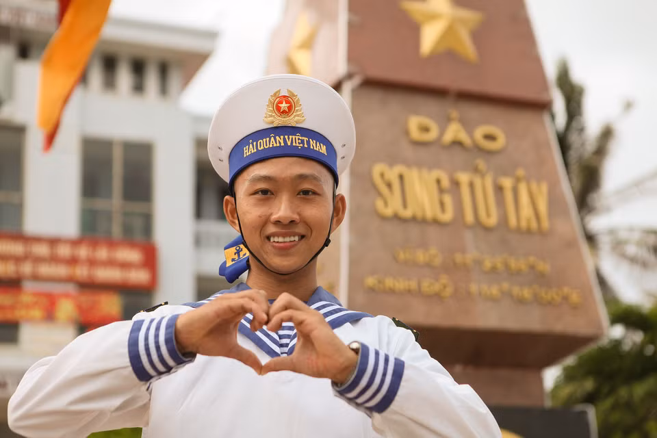长沙岛上的战士们心怀抱负，传递出奉献祖国的正能量。图自越通社