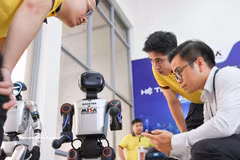 2026年人工智能节上的机器人展示活动。图自越通社