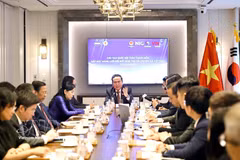 国会主席陈青敏会见在韩越南创新网络成员及专家。图自越通社