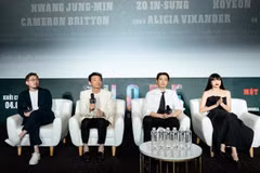 外国影星在胡志明市与公众交流。图自CGV