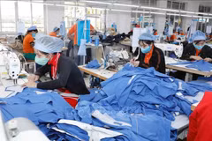 附图：加工纺织品。图自越通社