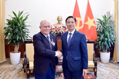 越南外交部副部长吴黎文会见巴西共产党代表团。图自越通社