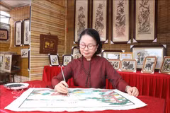 优秀艺人阮氏莺。图自越通社