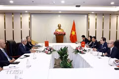2025年1月，越南国会主席陈青敏会见摩洛哥王国众议院议长拉希德·塔尔比·阿拉米。图自越通社