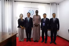 越南国会副主席阮鸿延会见IPU主席图利亚·埃克森。图自越通社