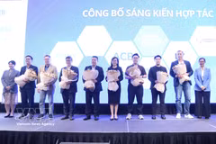 “越南—东盟价值链合作倡议”参与成员合影。图自越通社