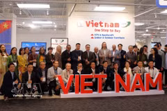 各位代表在越南战区合影。图自越通社