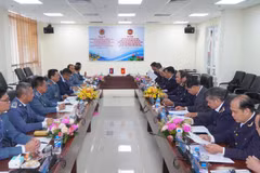 双方会议现场。图自越通社