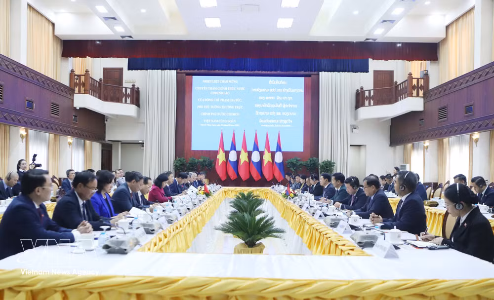 vnanet_potal-pho-thu-tuong-thuong-truc-pham-gia-tuc-tham-va-lam-viec-tai-lao-9039457.jpg