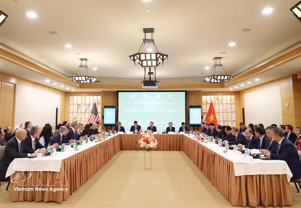 vnanet_potal-tong-bi-thu-chu-tich-nuoc-to-lam-du-toa-dam-ban-tron-cap-cao-voi-cac-doanh-nghiep-lon-cua-hoa-ky-9045161.jpg
