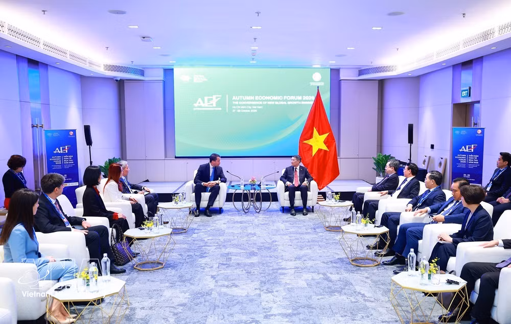 vnanet_potal-thu-tuong-le-minh-hung-tiep-giam-doc-dieu-hanh-dien-dan-kinh-te-the-gioi-stephan-mergenthaler-9116249.jpg