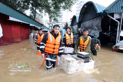 帮助民众应对暴雨洪涝灾害