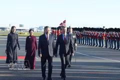 越共中央总书记、国家主席苏林与夫人抵达哥本哈根，开始对丹麦进行国事访问