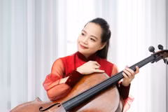 越南艺术家丁怀春。图自《青年报》