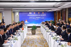 会见现场。图自越通社
