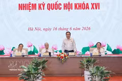6月16日上午，越共中央政治局委员、国会主席陈青敏主持召开第十六届国会立法工作部署会议。图自越通社