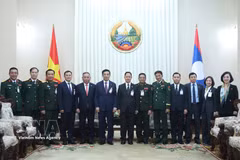 双方代表合影。图自越通社