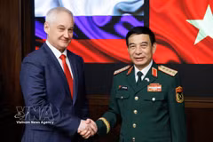 越共中央政治局委员、政府副总理、国防部部长潘文江大将。图自越通社