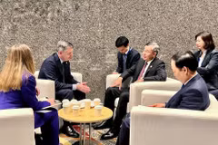 财政部长在2026年APEC财长会议期间与世界银行执行董事举行工作会谈。图自财政部