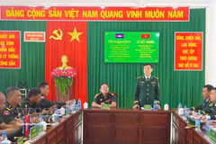 林同省边防部队指挥部副指挥长兼参谋长范春度大校在仪式上发表讲话。通知越通社