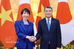 越南政府总理黎明兴与日本首相高市早苗亲切握手。图自越通社