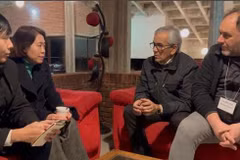 越南驻阿根廷大使兼驻乌拉圭大使吴明月与乌拉圭共产党总书记、劳动与社会保障部长胡安·卡斯蒂略和乌拉圭外交部副部长瓦莱丽娅·苏卡西举行了工作会谈。图自越通社
