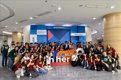 新加坡大学生与VinUni大学学生交流。图自越通社