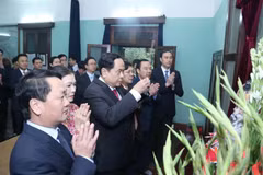 深情缅怀越南民族伟大领袖--胡志明主席