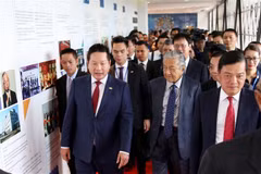 马来西亚总理马哈蒂尔分享马来西亚数字化转型的经验
