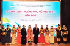 16个优秀个人和集体荣获越南妇女奖