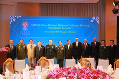 东盟与伙伴国加强防务合作