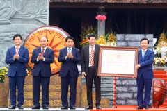 阮春福出席玉回-栋多大捷230周年纪念典礼