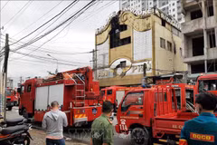 越南国家主席向平阳省卡拉OK歌厅火灾中的遇难者家属表示慰问