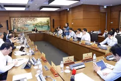 第十五届国会第四次会议：国会分组讨论两项决议草案