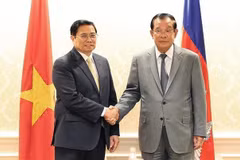 越南政府总理范明政会见柬埔寨首相洪森