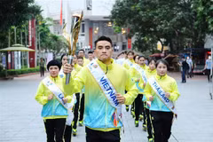 神圣且庄严的第31届东运会取火仪式