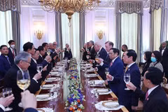 越南总理范明政出席美国总统的招待宴会