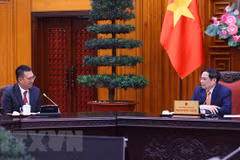 政府总理范明政会见在越投资的泰国两家公司领导