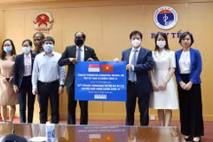 越南国家主席阮春福访新致力推动双边关系迈上新台阶