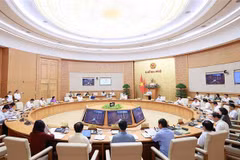越南政府总理范明政主持召开7月政府例行会议