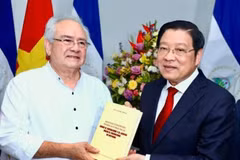 越南共产党高级代表团访问尼加拉瓜共和国