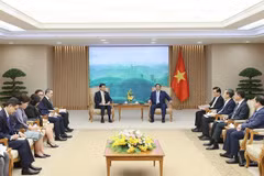 越南政府总理范明政会见泰国副总理兼外长班比·帕西塔努功