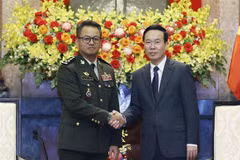 越南国家主席武文赏会见柬埔寨副首相兼国防大臣迪西哈