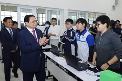 范明政总理：教育培训必须与国家发展紧紧联系在一起