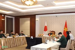 阮新疆上将与日本陆上自卫队联合参谋长举行视频会谈