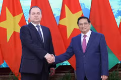 政府总理范明政举行仪式欢迎白俄罗斯总理戈洛夫琴科