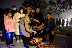 越南京北独具一格的阴阳集市